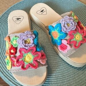 Colorful Crochet Flower Slides, Rocket Dog - size 7